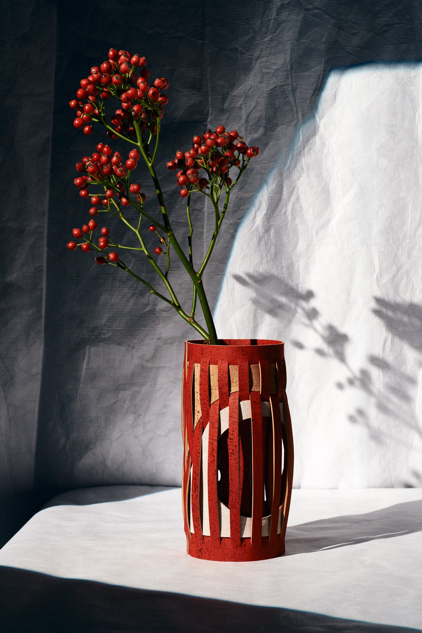 Vase COLUMN S – Red Edition 1 / White Edition 1