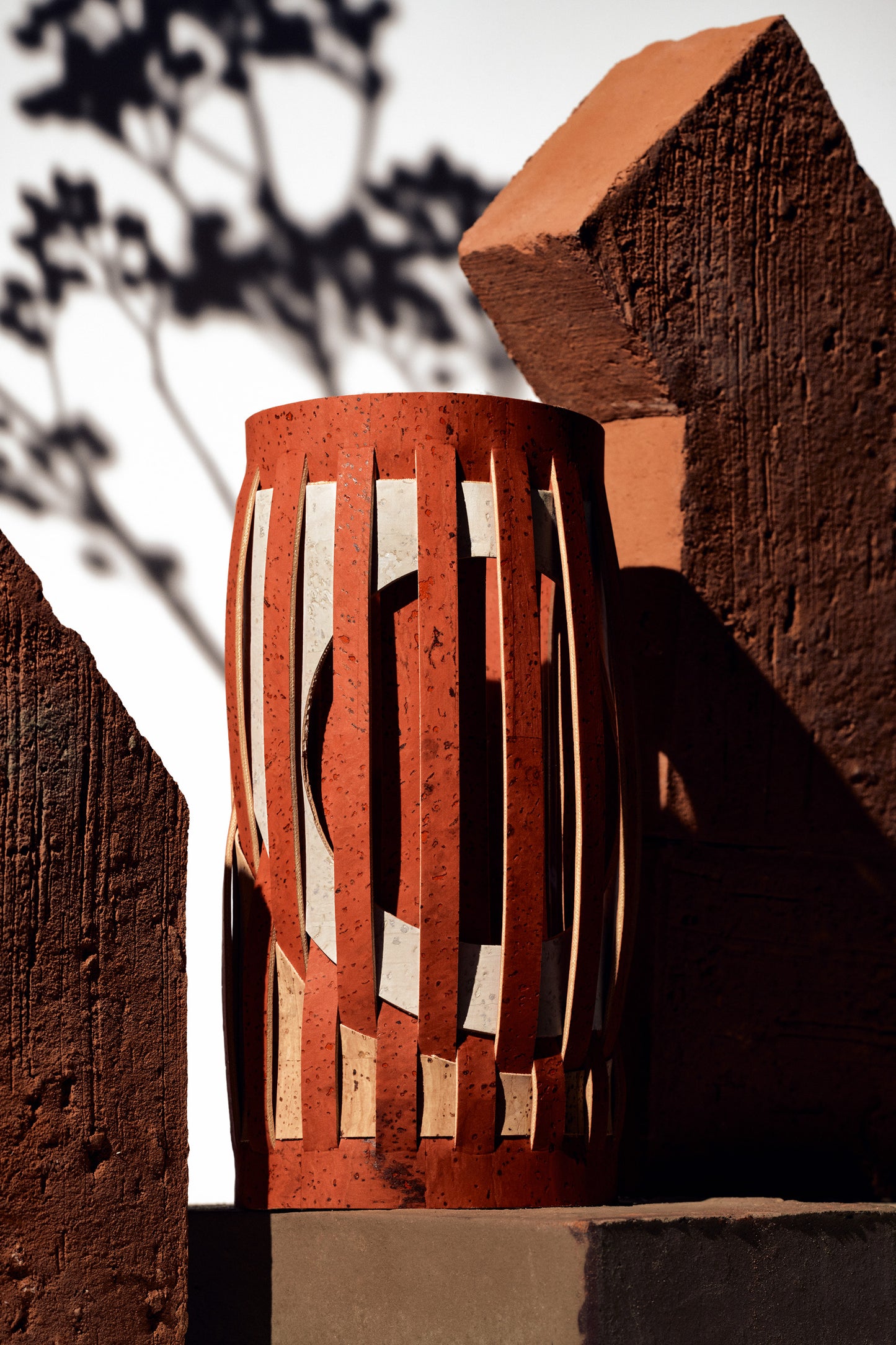 Vase COLUMN S – Red Edition 1 / White Edition 1