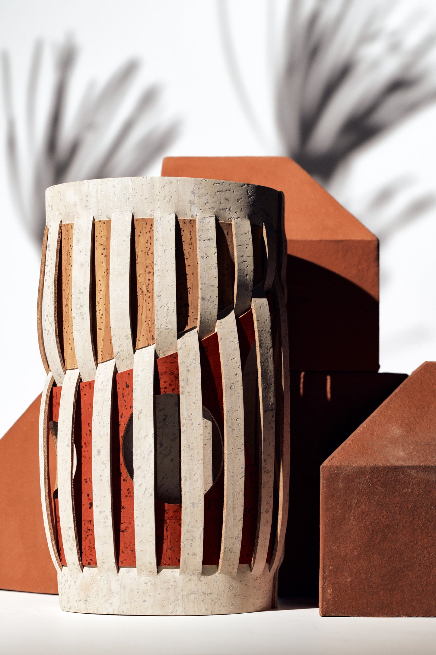 Vase COLUMN S – Red Edition 1 / White Edition 1